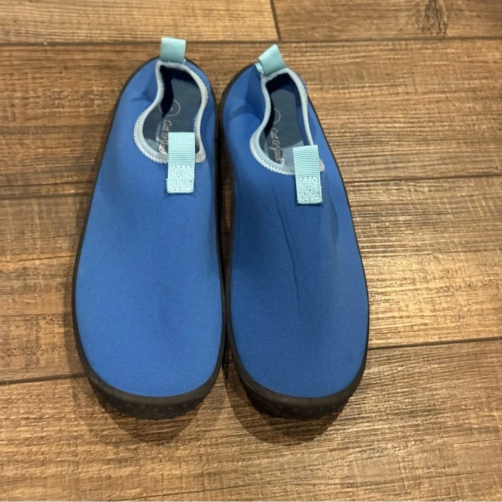 Cat and Jack Boys Water Shoes Swim Quick Dry Light Weight Blue Size 5
